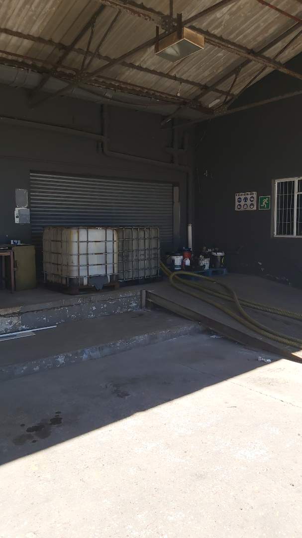 To Let Commercial Property for Rent in Holland Park Eastern Cape